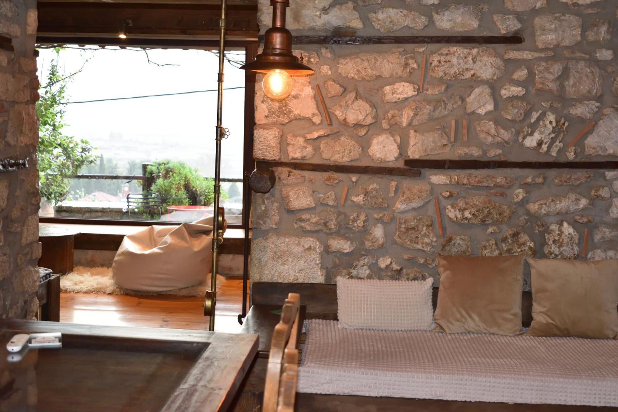 Villa Μικρή Πέτρινη Μεζονέτα 2 Lílaia Exterior foto